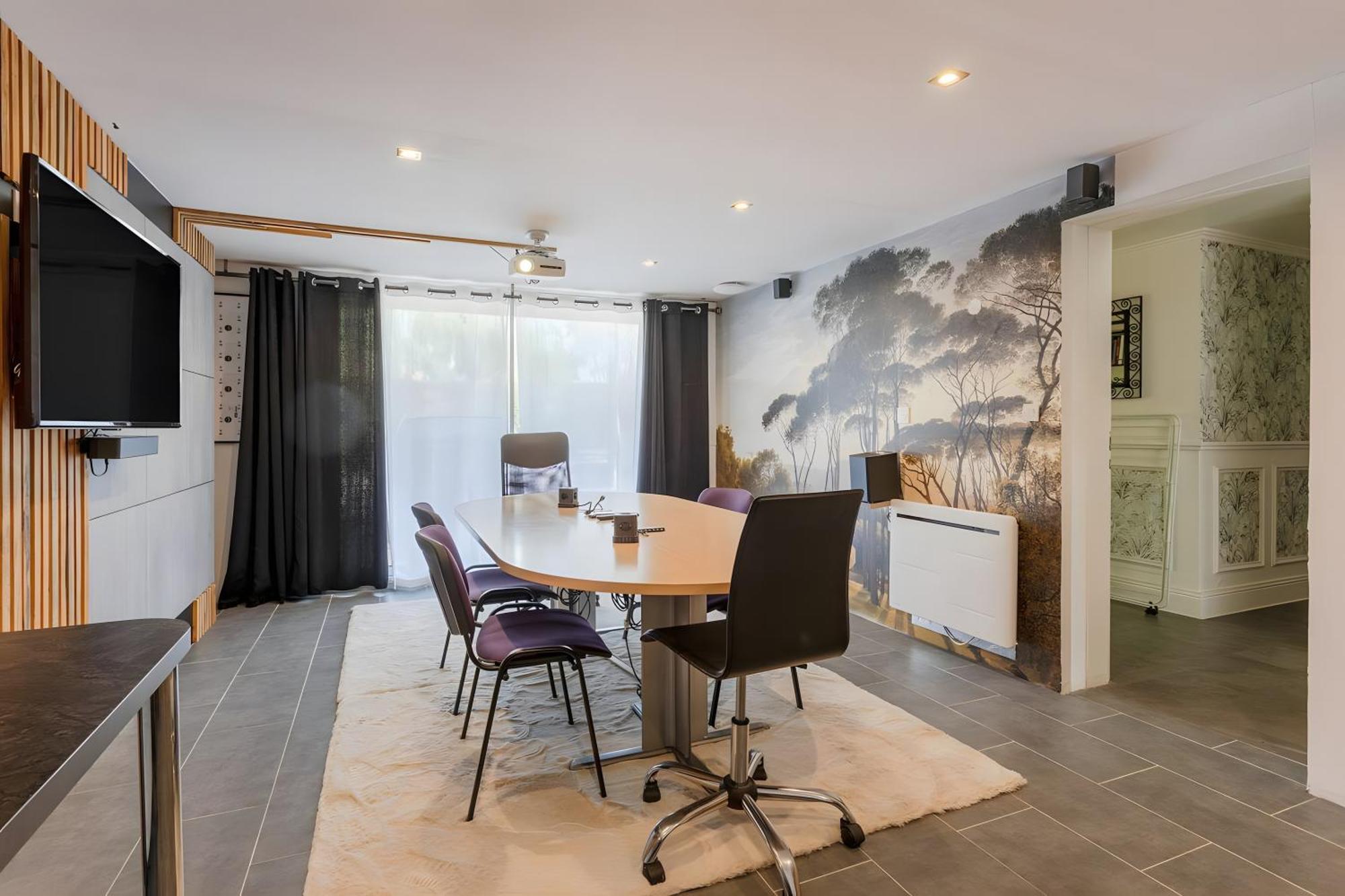 La Ferriere  Rez De Jardin & Salle De Reunion מראה חיצוני תמונה