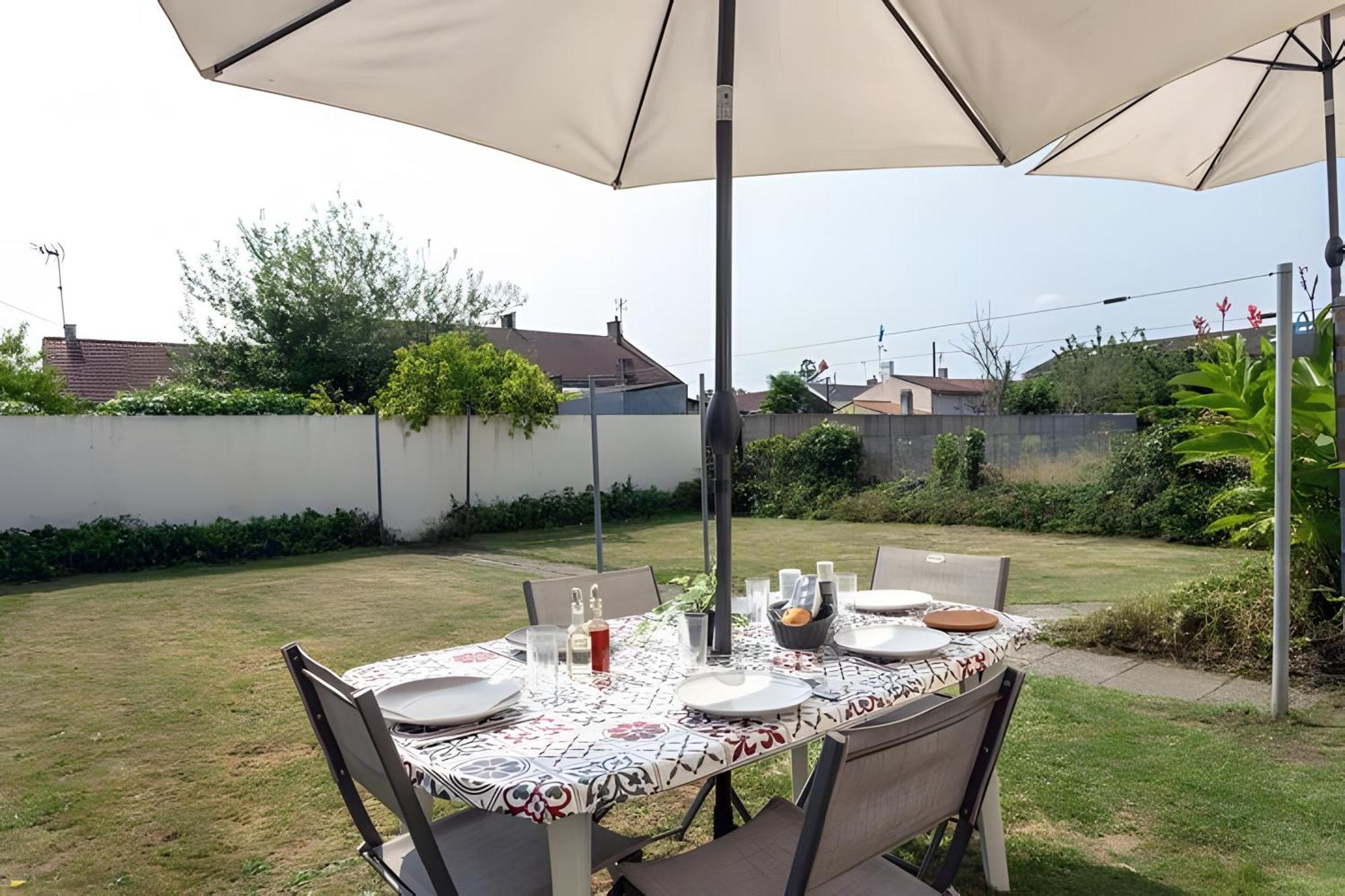 La Ferriere  Rez De Jardin & Salle De Reunion מראה חיצוני תמונה